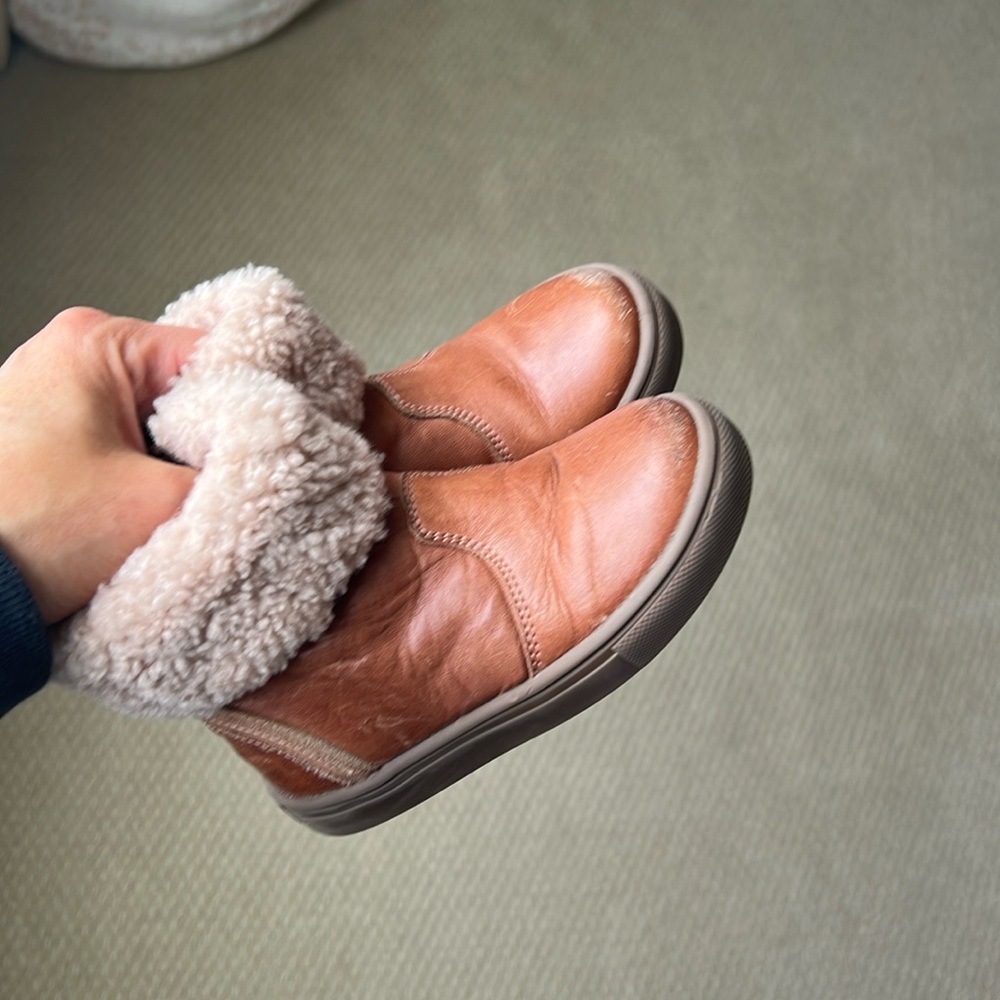 Kids fleece booties